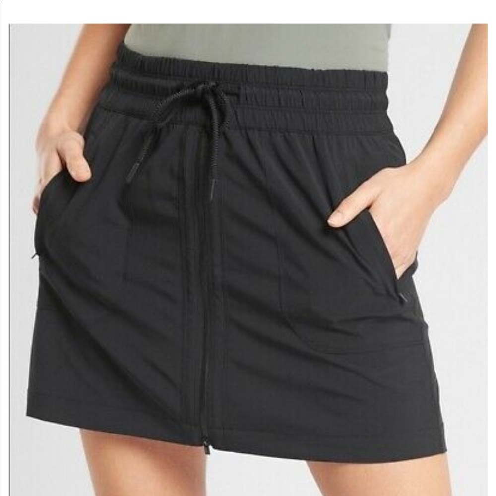 Athleta Expedition Skort Black Size 4